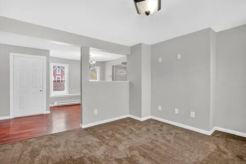 Building Photo - 528 Broadway St