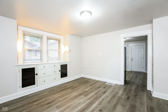 Building Photo - 935 N Gibson Ave