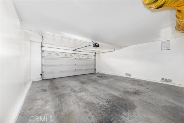 Building Photo - 631 N Driftwood Ave