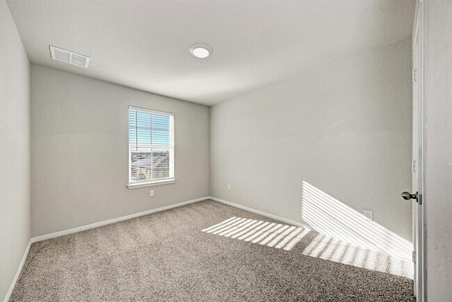 Building Photo - 1232 Vogel Dr