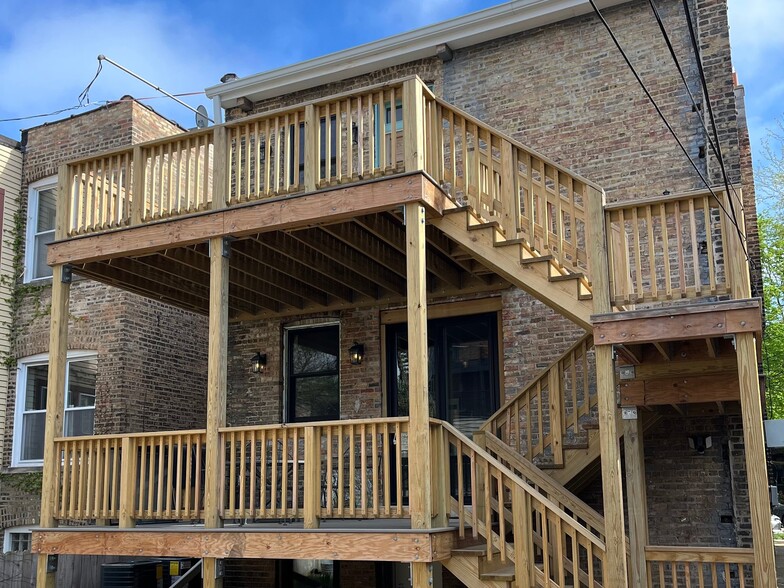 Building Photo - 1454 W Winona St