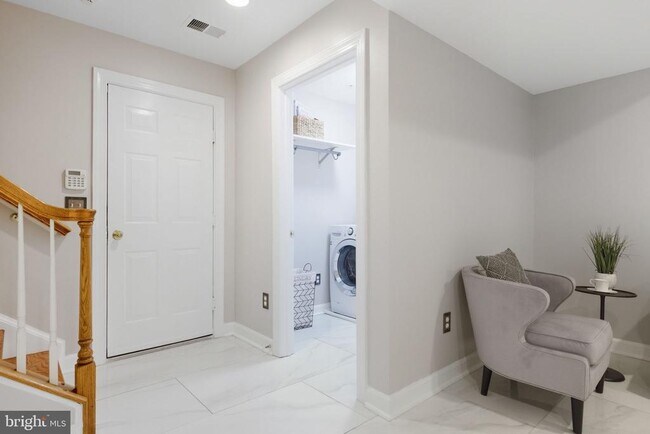 Building Photo - 7996 Reserve Way