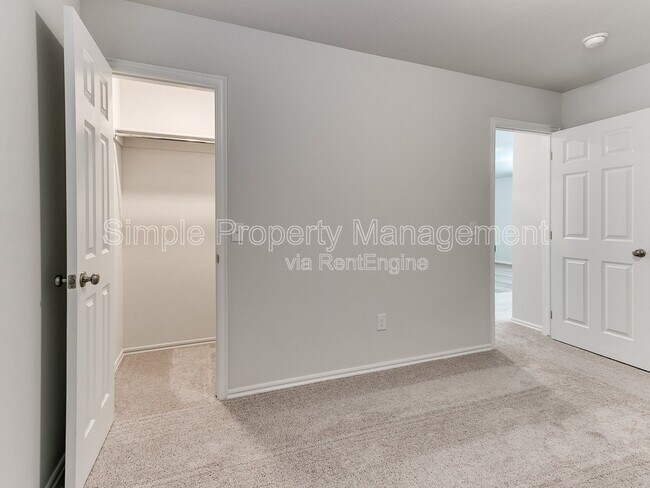 Building Photo - 11520 SW 12th St