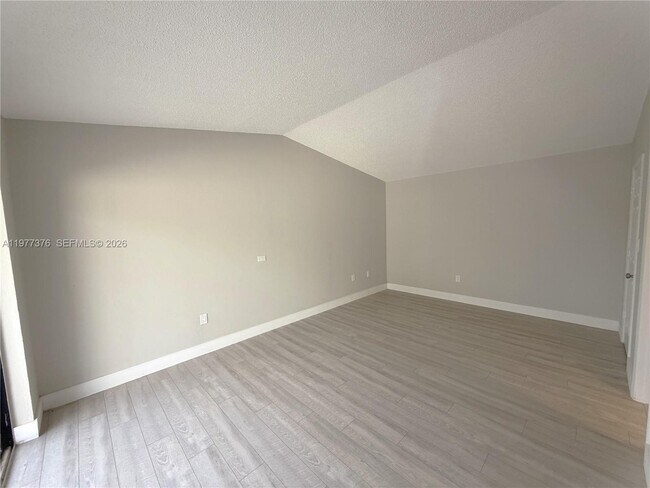 Building Photo - 1439 Captains Walk