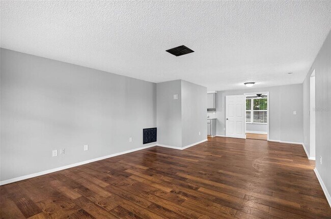 Building Photo - 8905 Tropical Palm Way