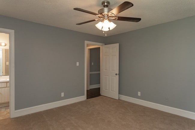 Building Photo - 1205 Opossum Trot Ln