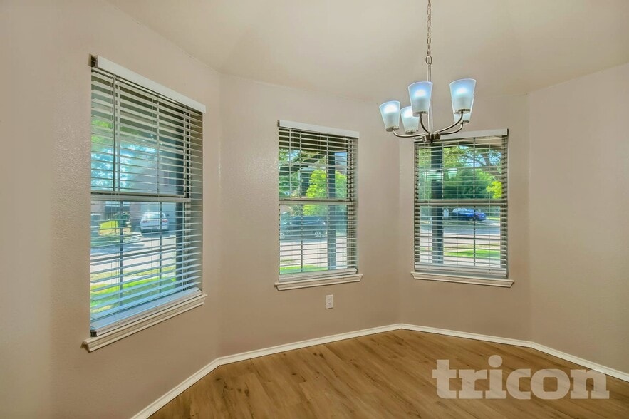 Building Photo - 1658 Wildflower Dr