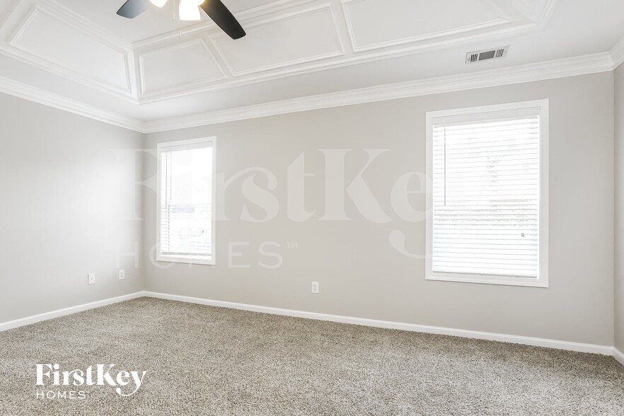 Building Photo - 117 Lenore Way