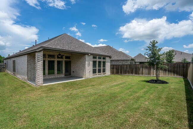 Building Photo - 15518 Lake Meridian Dr