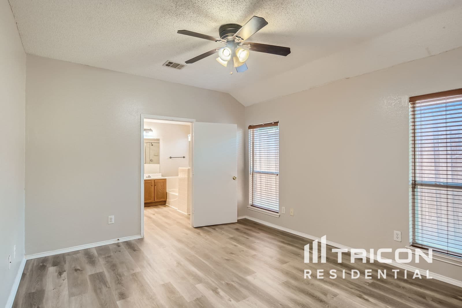 Building Photo - 7602 Tidewater Dr