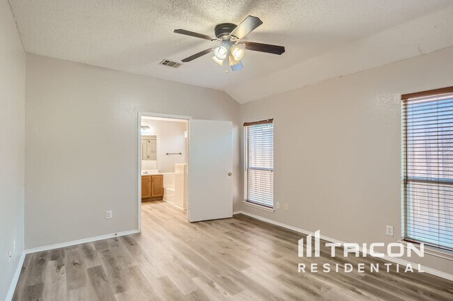 Building Photo - 7602 Tidewater Dr