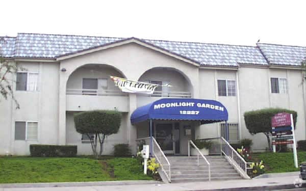 Building Photo - Nova Moonlight Garden Apartments