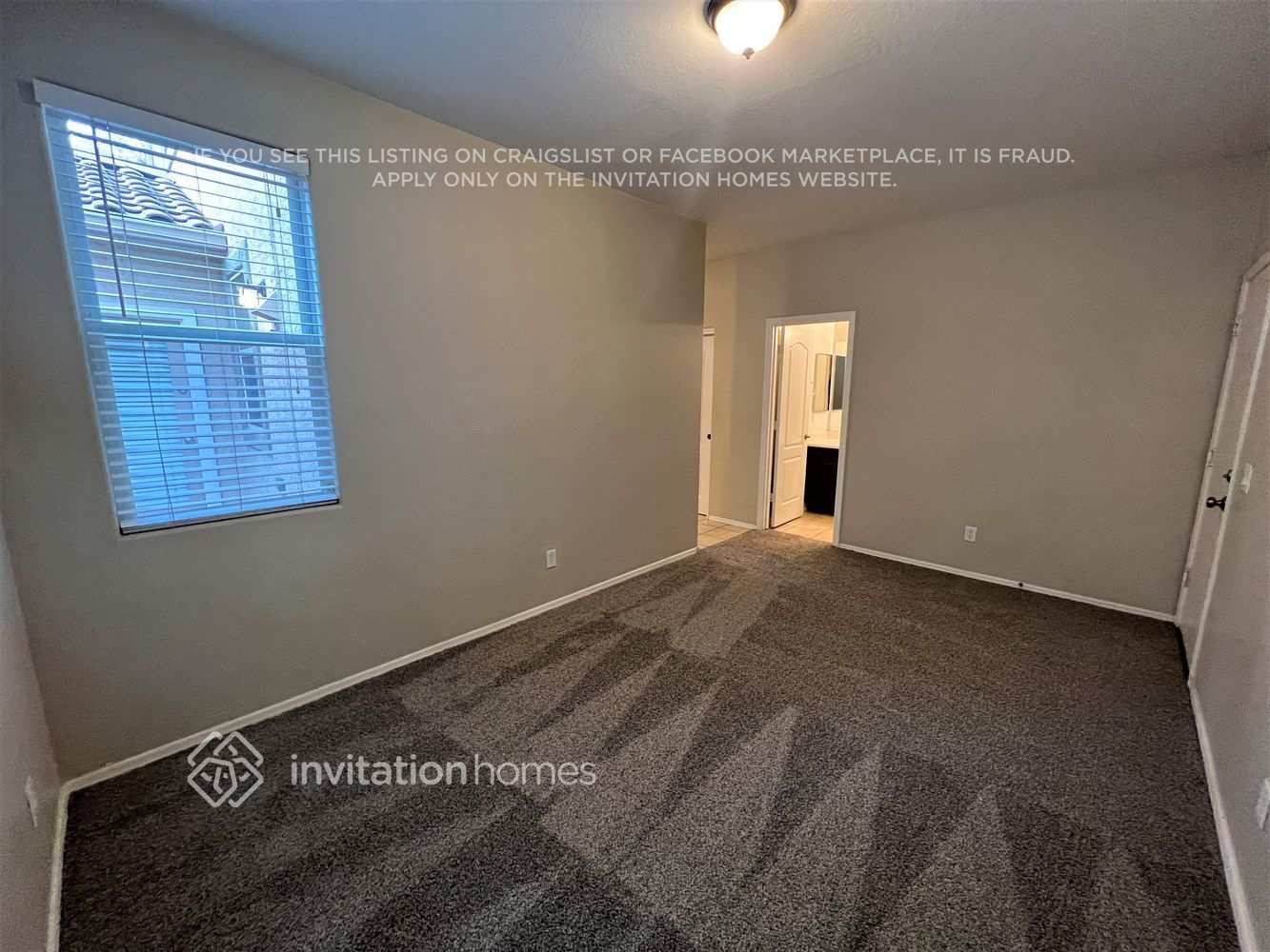 Building Photo - 10041 E Impala Ave
