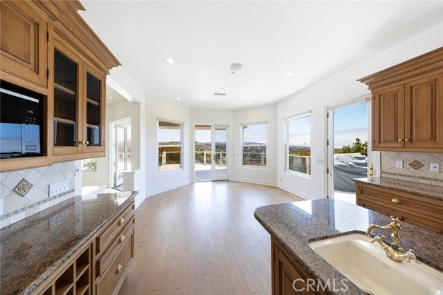 Building Photo - 12 San Remo