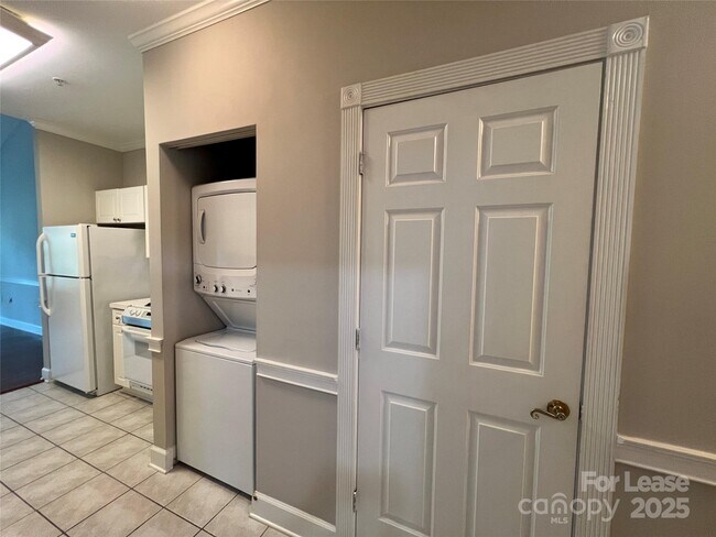 Building Photo - 8635 Coralbell Ln