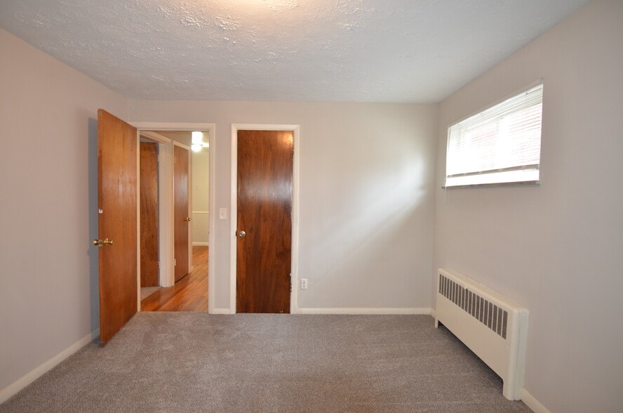 Building Photo - 6713 Highland Ave