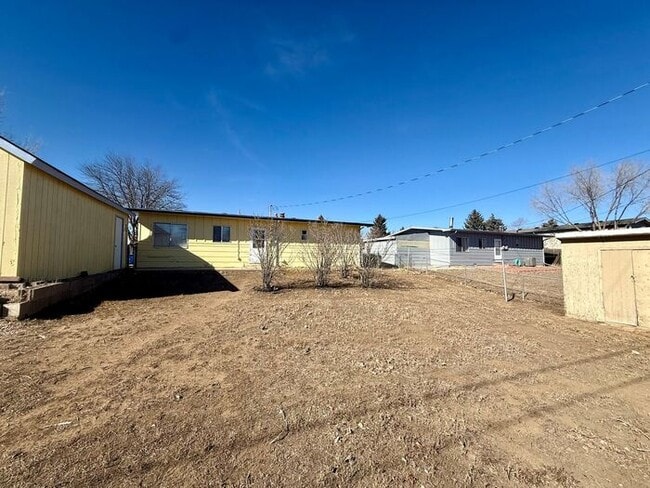 Building Photo - Large 3 Bedroom, 1 Bath Ranch Style Home in South Loveland, CO