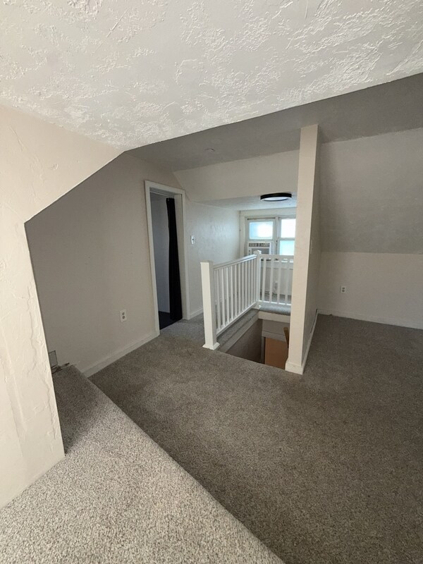 Building Photo - 307 White Ave