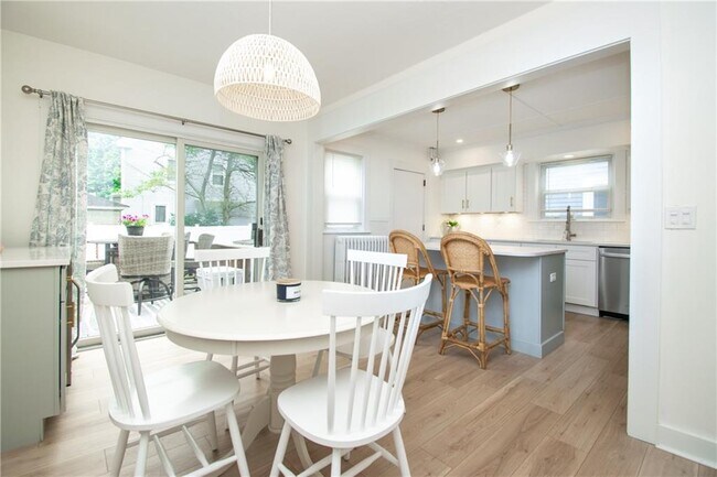 Building Photo - 33 Slocum St