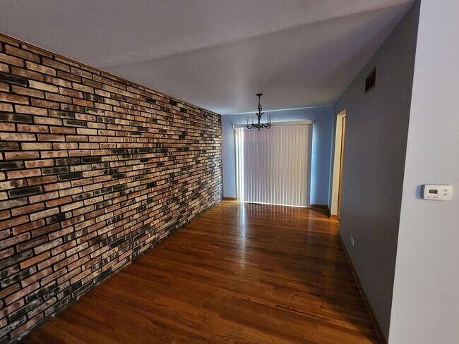 Building Photo - Welcome to the heart of South Holland’s Ce...