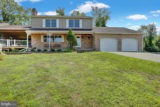 Building Photo - 20 Lehland Dr