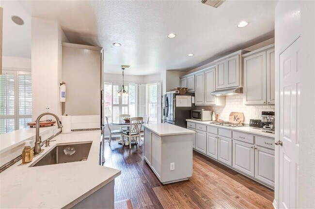 Building Photo - 8202 Sunburst Pkwy