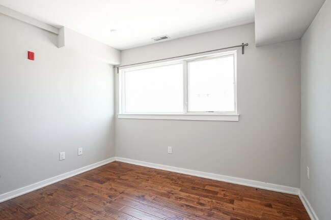 Building Photo - 1710 Cambridge St