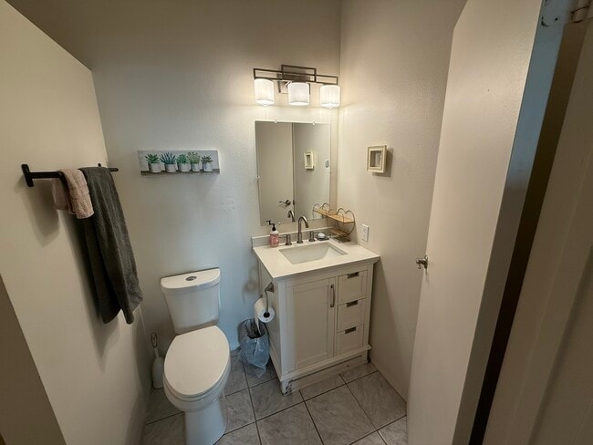 Building Photo - 87-3186-3186 Carissa Rd