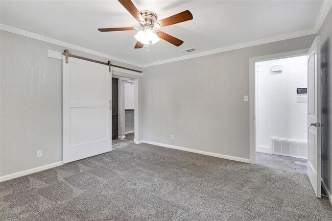 Building Photo - 13201 Fawn Valley Dr