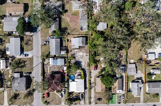 Building Photo - 1430 16th St W