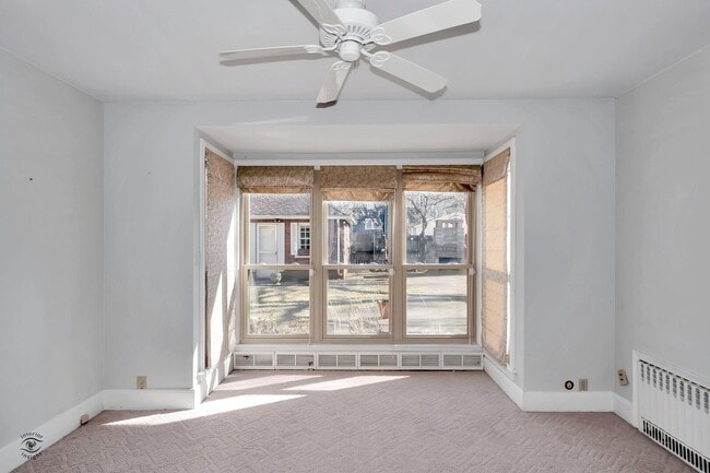 Building Photo - 1096 S Wildwood Ave