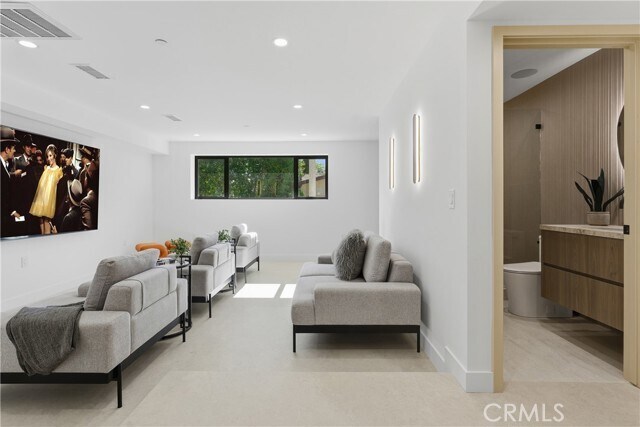 Building Photo - 2638 Zorada Dr