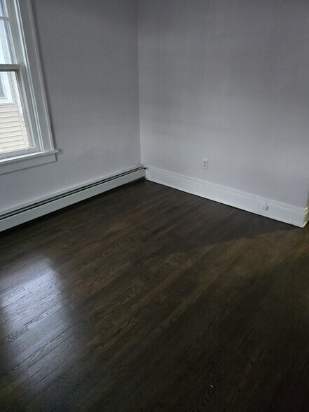Primary Photo - 212 Ontario St