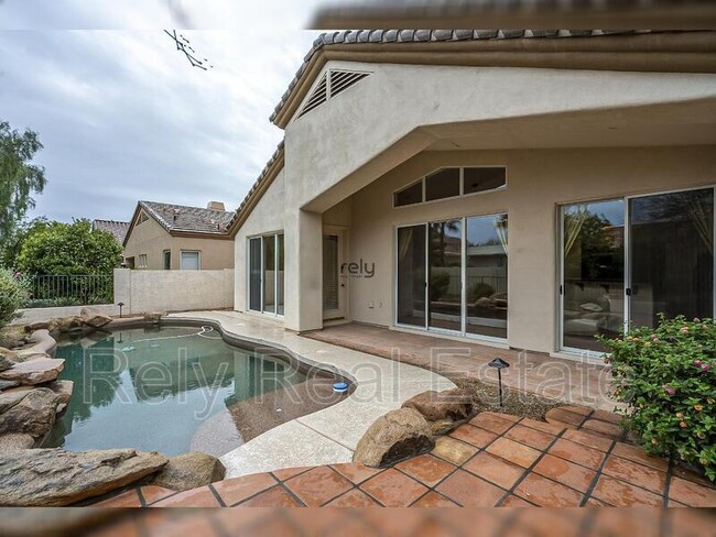 Building Photo - 4605 N Clear Creek Dr