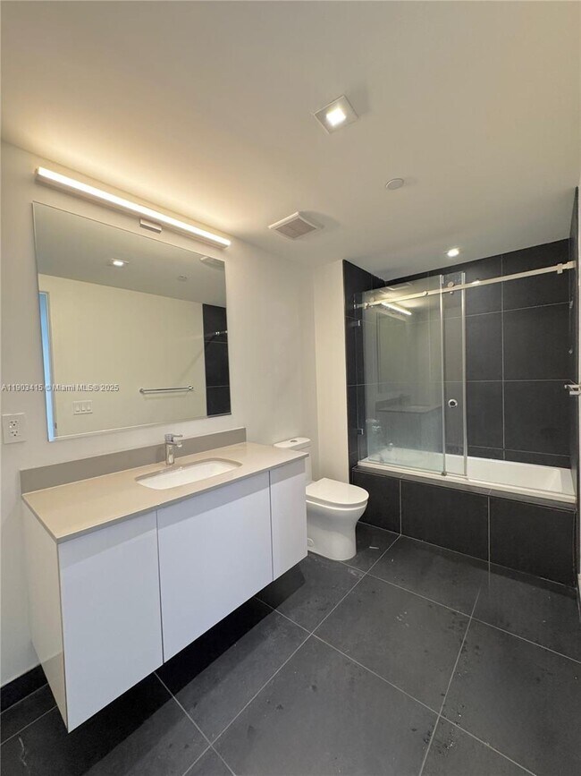 Building Photo - 1600 NE 1st Ave