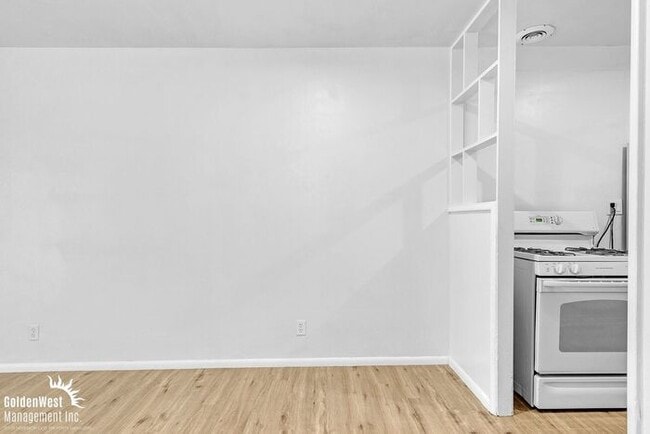 Building Photo - Updated 2Bdm 1Ba in Apartment Community!