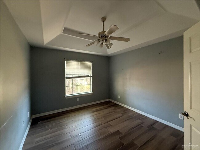 Building Photo - 2204 N 48th St