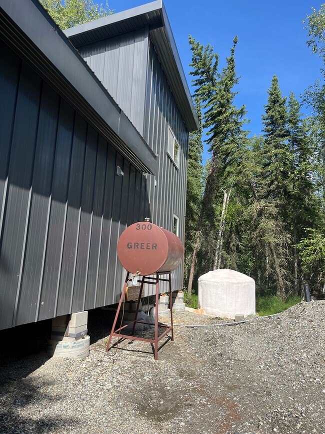 Building Photo - 3 Bedroom home for rent / Water holding ta...