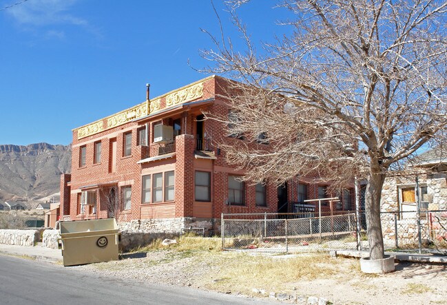 Building Photo - 3900 N Piedras Ave