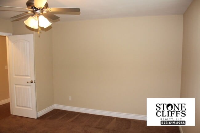 Building Photo - 231 Rylee Cir