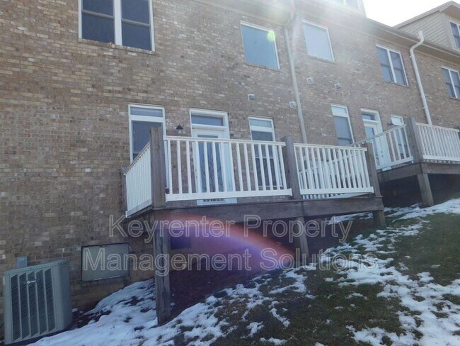 Building Photo - 42 Enchanted View Cir