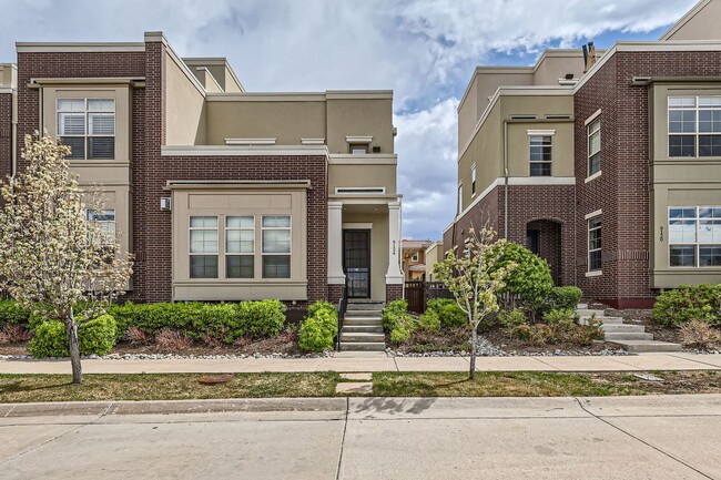 Primary Photo - Beautiful- Open Concept - Updated - Main f...