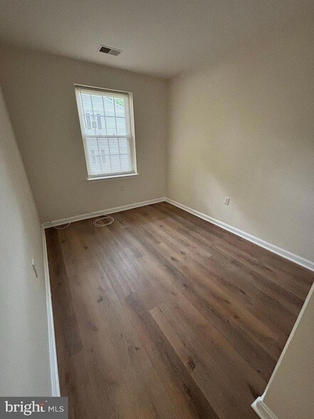 Building Photo - 18318 Streamside Dr