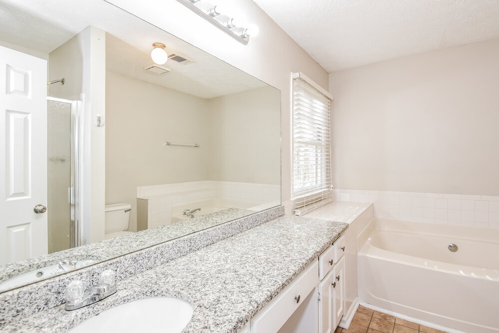 Building Photo - 1150 Burning Bush Dr