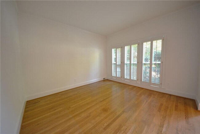 Building Photo - 135 Brightmore Way