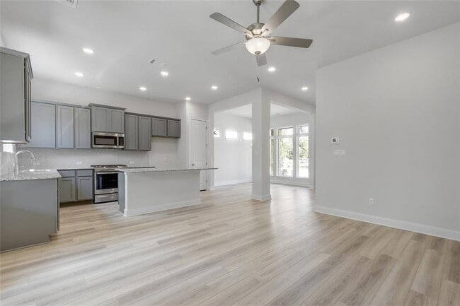 Building Photo - 126 Reveille Dr