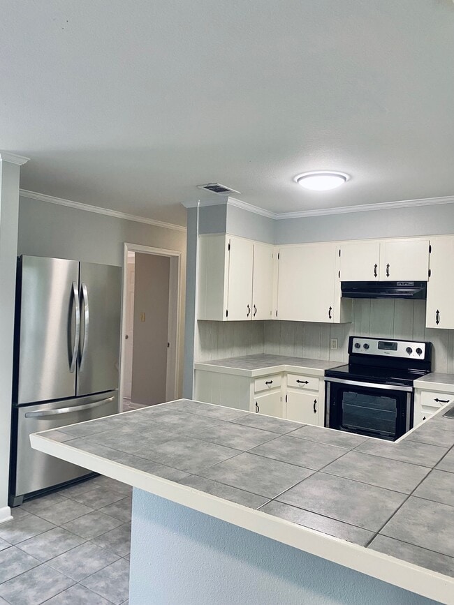 Building Photo - 15135 Montecino Dr