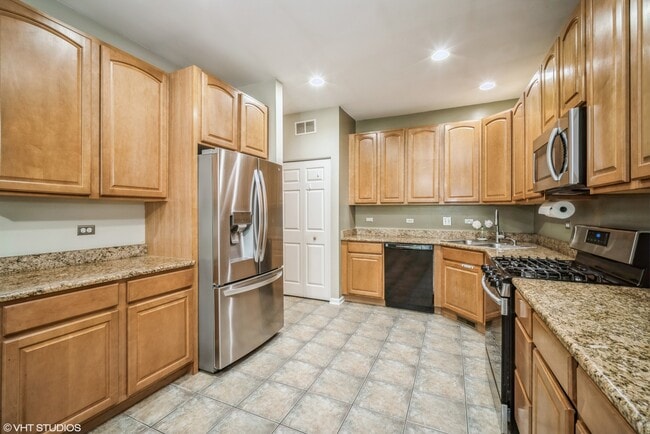 Building Photo - 414 Shadow Creek Dr