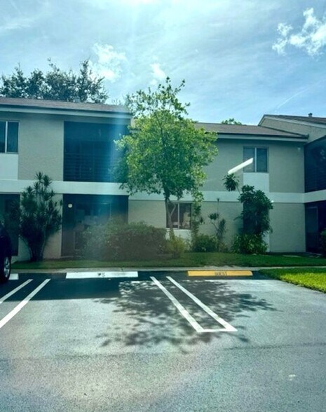 Primary Photo - 104 Gardens Dr