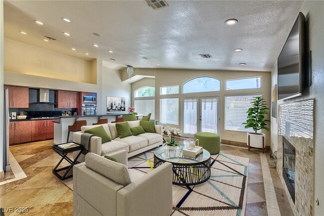 Building Photo - 8129 Pacific Cove Dr